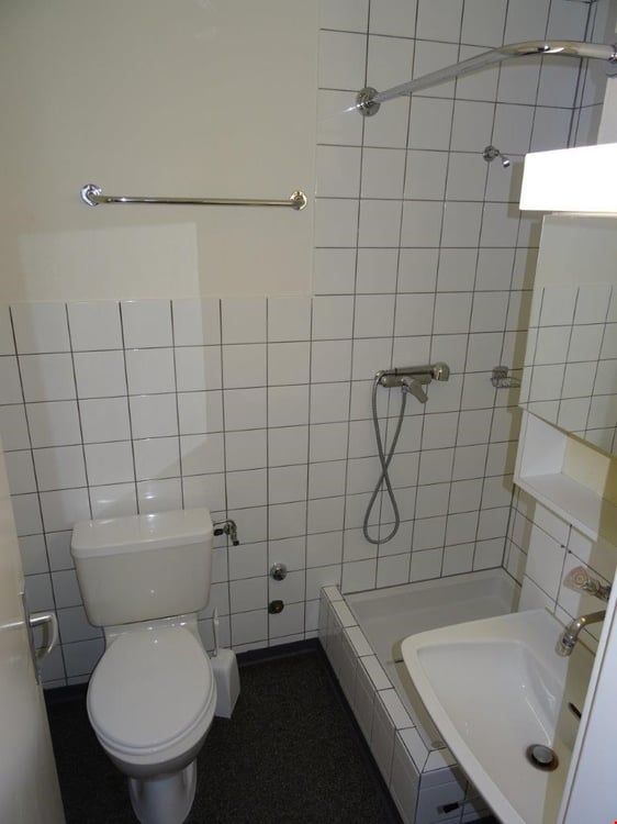 Helles Studio mit Balkon an zentraler Lage 10