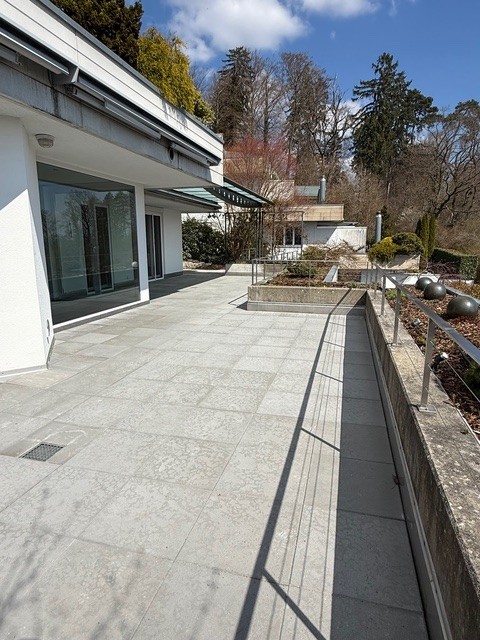 Renovierte 4.5-Zimmer-Terrassenwohnung am Waldrand, ruhig, Fernsicht, privacy 21