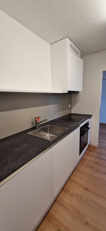 Teilsanierte 4.5-Zimmerwohnung nahe Dorfplatz 4