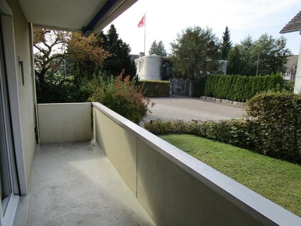 Teilsanierte 4.5-Zimmerwohnung nahe Dorfplatz 10