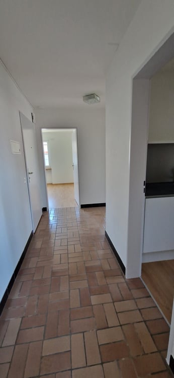 Teilsanierte 4.5-Zimmerwohnung nahe Dorfplatz 6