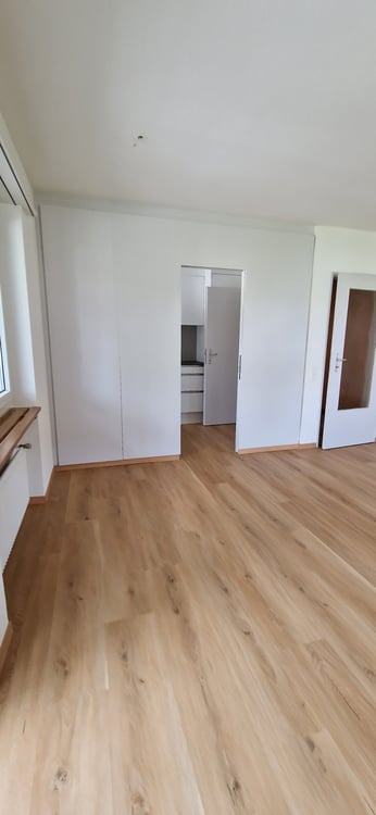 Teilsanierte, gemütliche 3-Zimmer-Wohnung nahe Dorfplatz 4