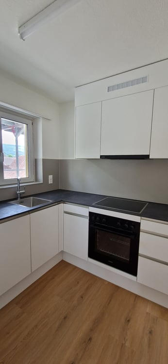 Teilsanierte, gemütliche 3-Zimmer-Wohnung nahe Dorfplatz 5