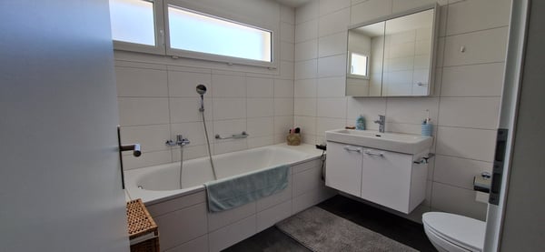 Grosszügige 4 1/2-Zimmerwohnung mit Gartensitzplatz 10
