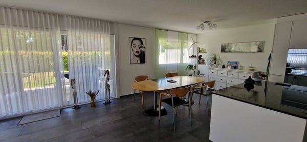 Grosszügige 4 1/2-Zimmerwohnung mit Gartensitzplatz 6