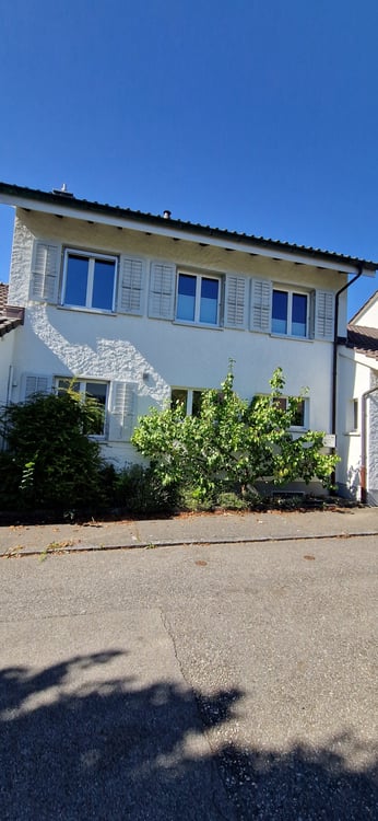 Reiheneinfamilienhaus an Toplage mit grossem Garten