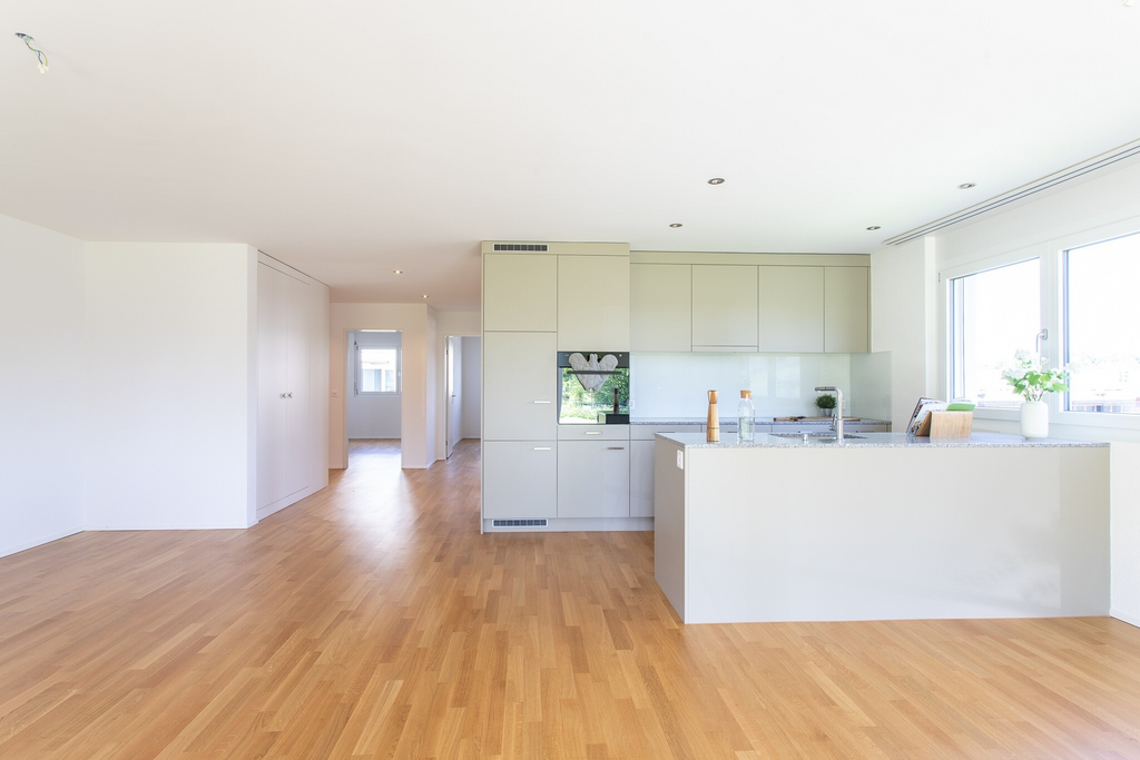 Bild HELLE und MODERNE 2.5 Zimmer-Wohnung