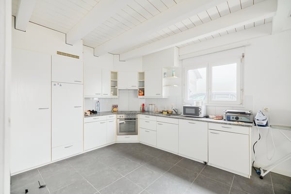 VIELFÄLTIGE LIEGENSCHAFT: EXKLUSIV FÜR GEWERBENUTZUNG 3