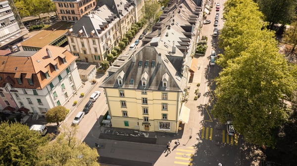 ATTRAKTIVE GEWERBEFLÄCHE IN BESTER SICHTLAGE 2