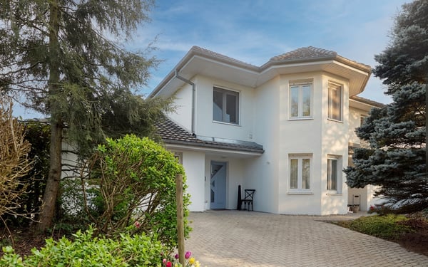 VILLA MIT GARTEN UND RAUM FÜR INDIVIDUALITÄT 1