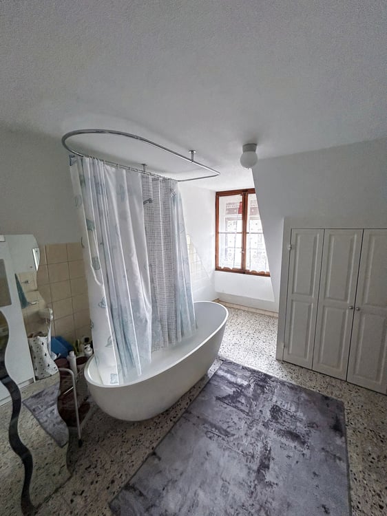 Charmante 3.5-Zimmer Dachwohnung auf zwei Etagen mitten in Bern 4