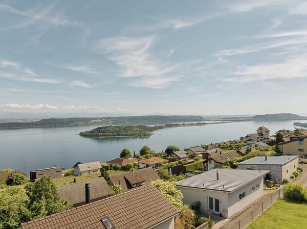 WOHNEN AN PRIVILEGIERTER AUSSICHTSLAGE IN LIGERZ 11