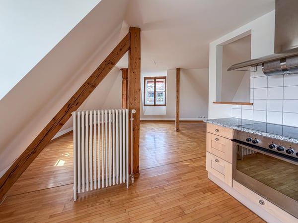CHARMANTE 3.5-ZIMMER-DACHWOHNUNG AUF ZWEI ETAGEN MITTEN IN BERN 3