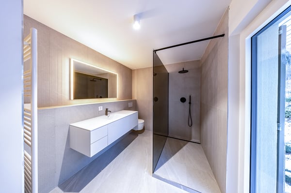 EXKLUSIVES WOHNJUWEL MIT STIL, ELEGANZ UND POOL 10