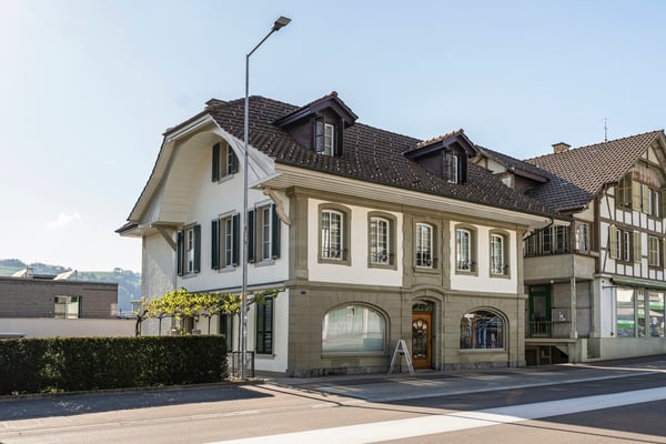 ATTRAKTIVES MEHRFAMILIENHAUS MIT HISTORISCHEM CHARAKTER 2