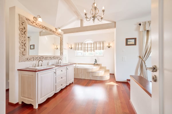 FERIENGEFÜHLE: VILLA MIT SICHT AUF DEN NEUENBURGERSEE 5