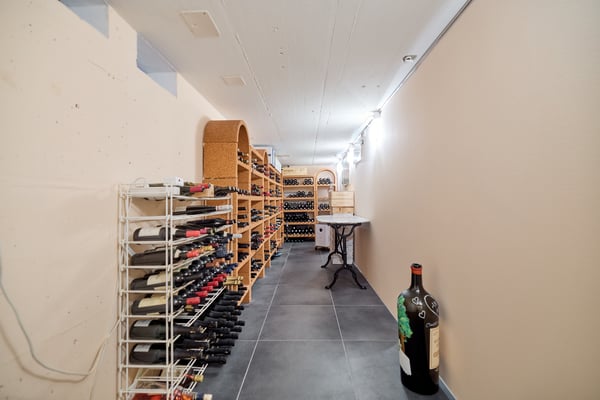 LUXURIÖSE ATTIKAWOHNUNG MIT STUDIO UND WEINKELLER 12