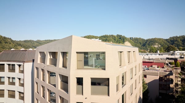 EXKLUSIVE LUXUS-ATTIKAWOHNUNG IM HERZEN VON BURGDORF 8