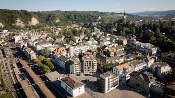 EXKLUSIVE LUXUS-ATTIKAWOHNUNG IM HERZEN VON BURGDORF 13