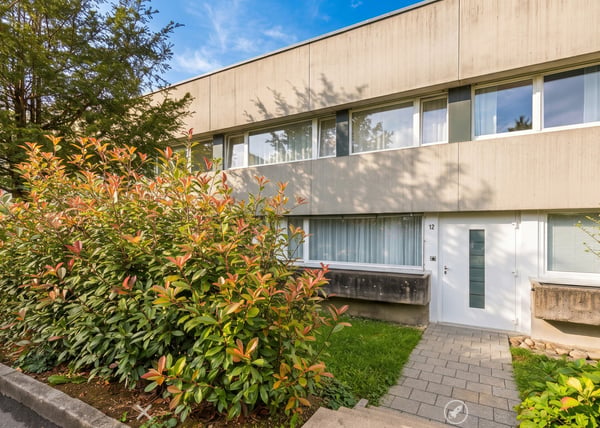 MAISONETTE-WOHNUNG IN BIEL MIT GROSSZÜGIGEM WOHNGEFÜHL 1