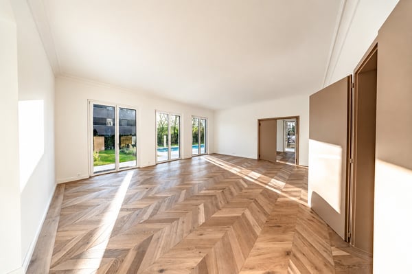 EXKLUSIVES WOHNJUWEL MIT STIL, ELEGANZ UND POOL 4