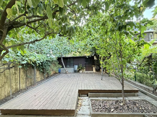Renoviertes 6-Zimmer-Stadthaus mit schönem Garten 2