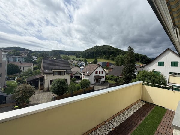 3.5-Zimmer-Wohnung mit Balkon und Aussenparkplatz 13