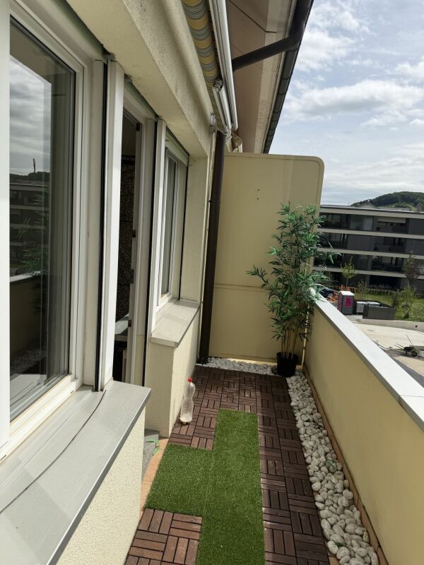 3.5-Zimmer-Wohnung mit Balkon und Aussenparkplatz