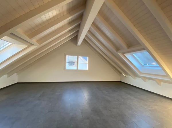 Moderne 4.5 Zi-Maisonette-Dachwohnung mit grossem Balkon 11