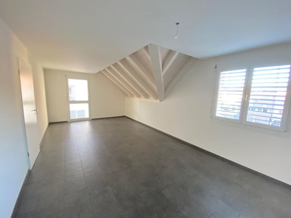 Moderne 4.5 Zi-Maisonette-Dachwohnung mit grossem Balkon 10
