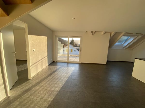Moderne 4.5 Zi-Maisonette-Dachwohnung mit grossem Balkon 6
