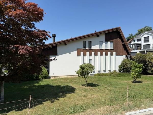 5.5-Zimmer-Doppeleinfamilienhaus mit Umschwung 2