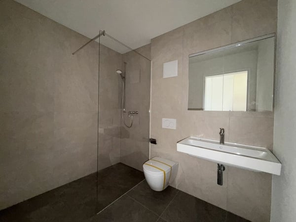 Neubau 4.5 Zimmer-Wohnung im 1. OG mit Tiefgarage 9