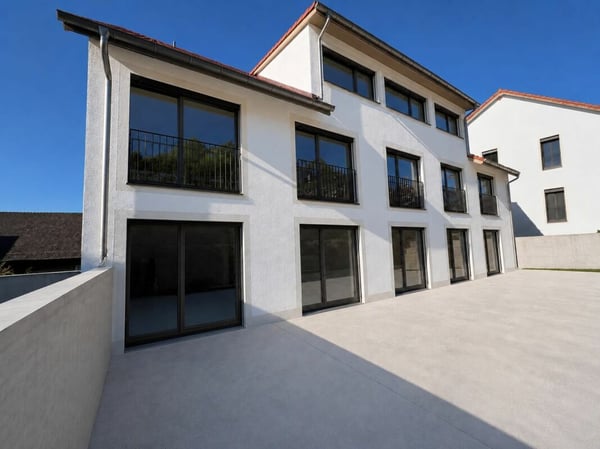 Neubau 4.5 Zimmer-Wohnung im 1. OG mit Tiefgarage 3