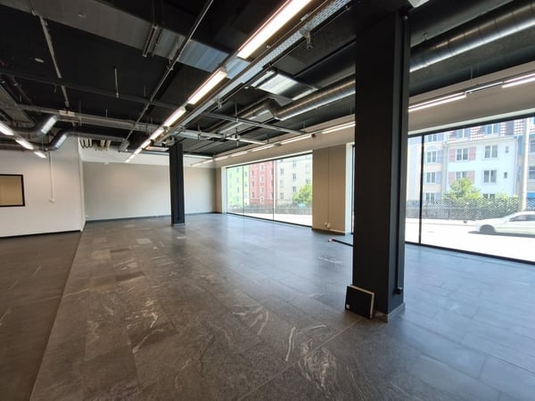 Attraktive 310 m2 Gewerbe- und Verkaufsfläche im Voltacenter 3