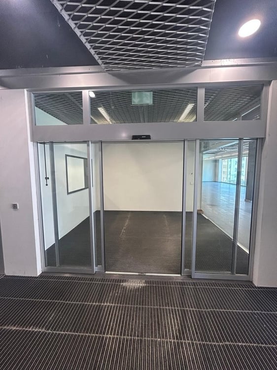 Attraktive 310 m2 Gewerbe- und Verkaufsfläche im Voltacenter 6