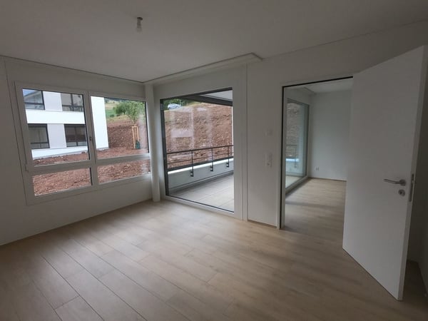 Grosszügige 2.5-Zimmer-Wohnung mit Loggia 2