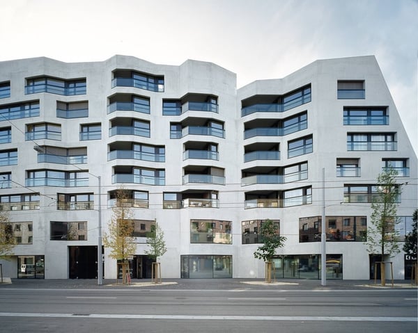Lichtdurchflutete Lage über den Dächern - 3.5 Zimmer im 6. OG 1