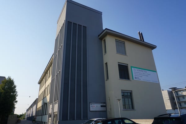 IN DIREKTER BAHNHOFSNÄHE VERMIETEN WIR DIESE BÜRO-/GEWERBEFLÄCHE 1