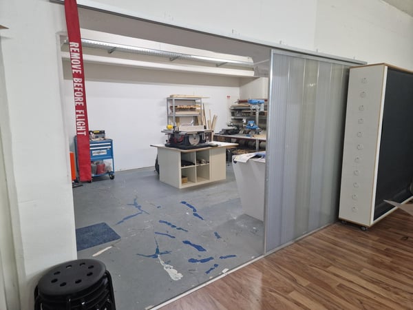 IN DIREKTER BAHNHOFSNÄHE VERMIETEN WIR DIESE BÜRO-/GEWERBEFLÄCHE 2