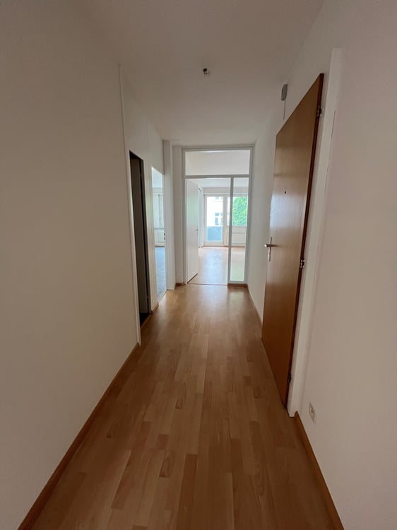 Gemütliche 3.5-Zimmer-Wohnung im Iselin-Quartier 6