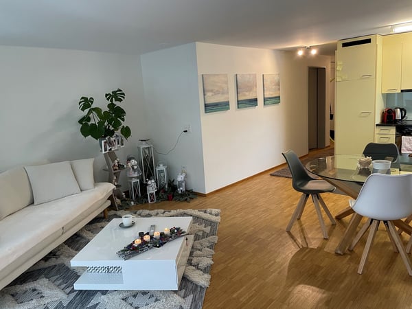 PRAKTISCHE WOHNUNG 3