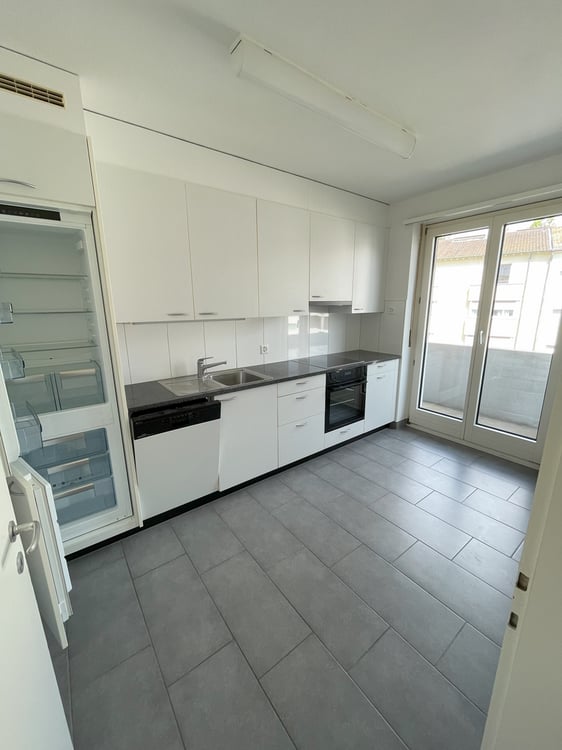 2.5-Zimmerwohnung im beliebten Iselin-Quartier 2