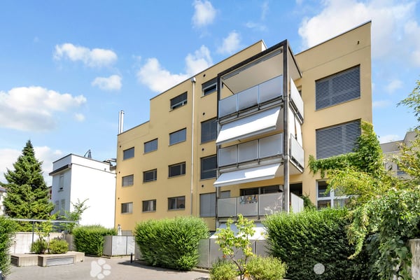 GROSSZÜGIGE WOHNUNG AN ZENTRALER LAGE 1