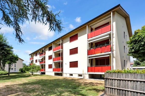Famlienfreundliche Dachwohnung an ruhiger Lage 1