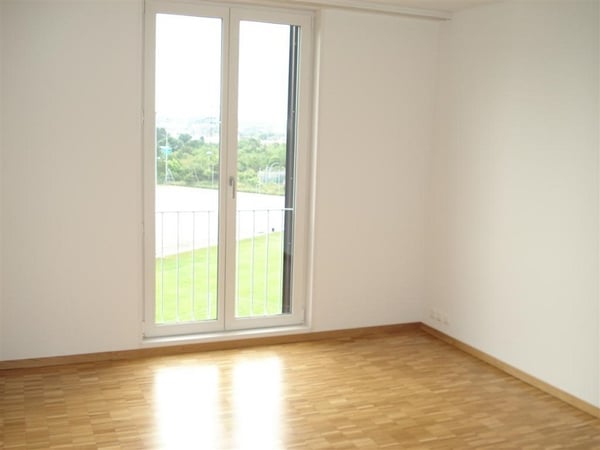 Grosszügige 2.5-Zimmer-Wohnung in Zürich-Seebach 6