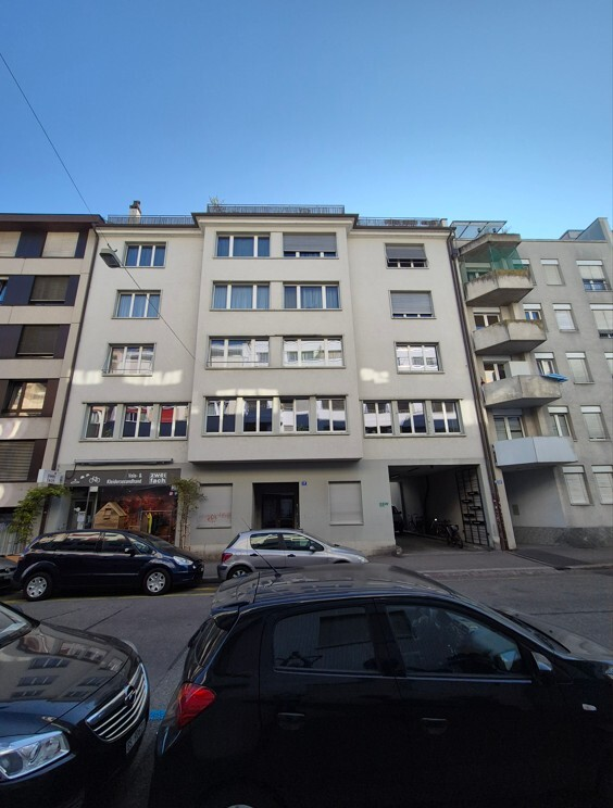 Grosszügige 3-Zimmerwohnung mit Balkon an zentraler Lage 1