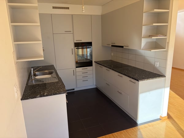 Ruhige und kinderfreundliche 3.5-Zimmerwohnung mit Balkon 2