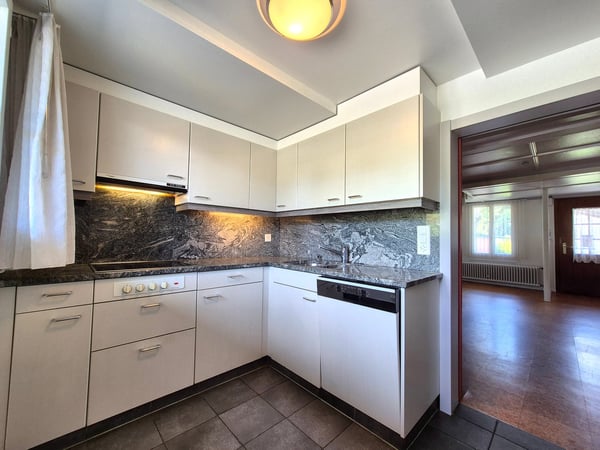 Charmantes 1.5-Zimmer Doppeleinfamilienhaus mit Altbau-Flair in Biglen 5