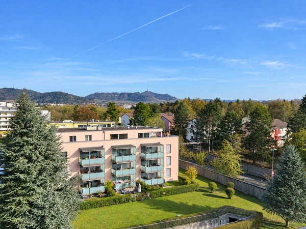 Stadtnahe 5.5 Zimmer Penthouse-Wohnung mit herrlicher Weitsicht 2